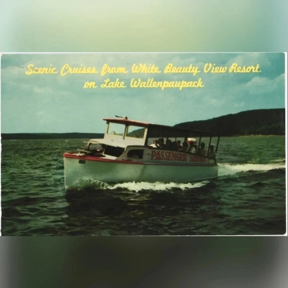 SCENIC CRUISES - WHITE BEAUTY VIEW RESORT- Vintage Postcard - Picture 1 of 2